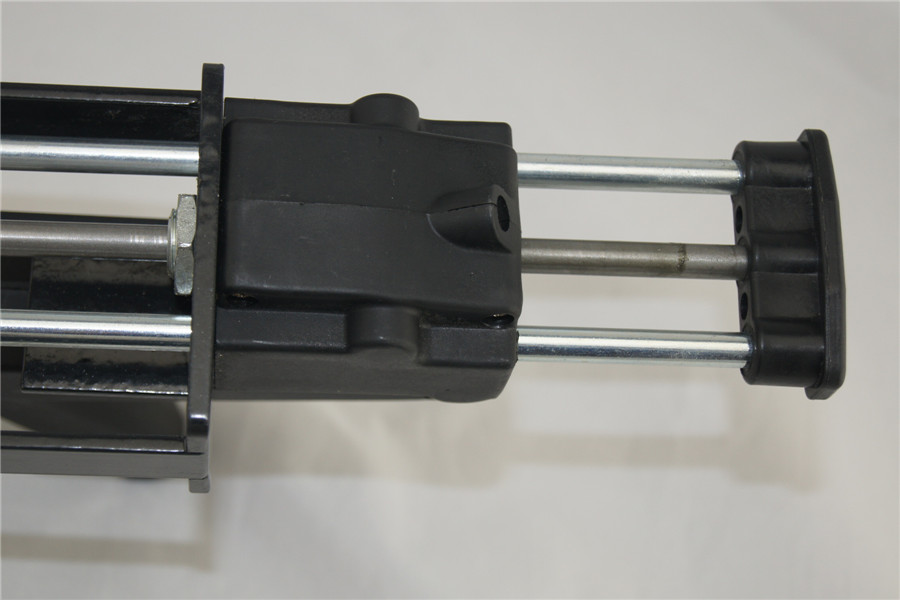 Dispensing Gun