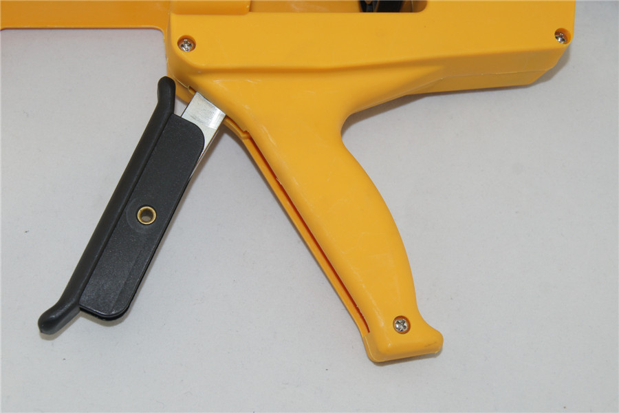 Adhesive Dispenser